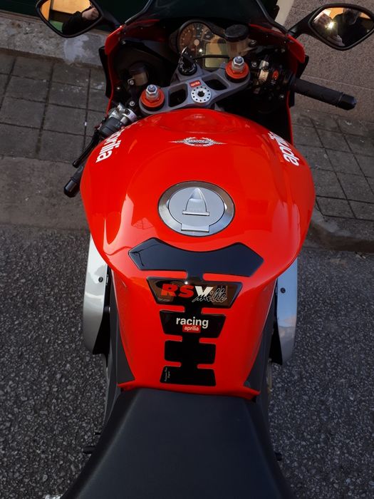 Aprillia RSV Mille R ano 2004