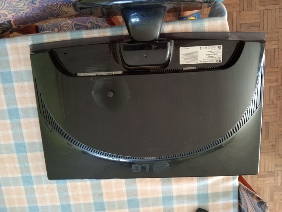 Monitor LG Flatron W2453TQ