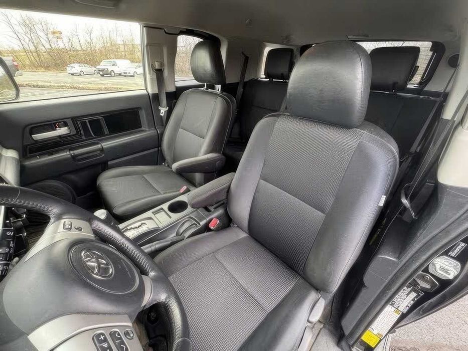 Toyota FJ Cruiser      2014