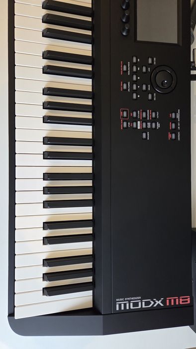 Yamaha - MODX M8