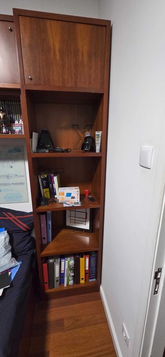 Quarto tipo Estudio em madeira (cerejeira)