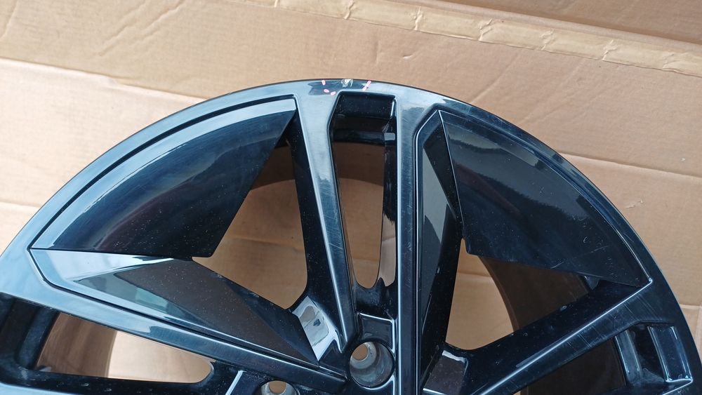 Felga aluminiowa 21 cali audi E-TRON  RS GT  115/21 et66