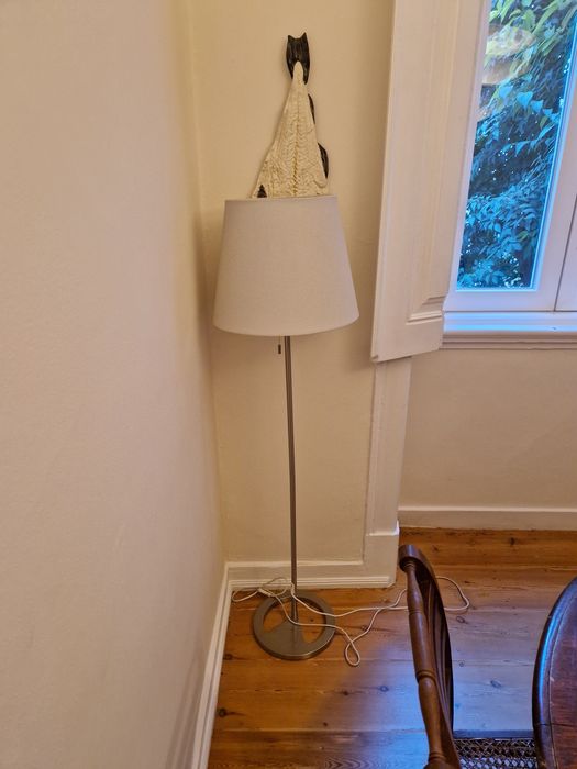 Candeeiro de pé Nyfors (ikea)