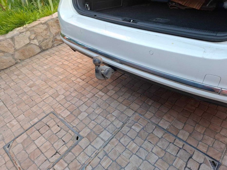 VW Passat variant 1.6 TDI Teto panorâmico /bola reboque electrica. Revisão substiuido- embraiagem/pneus/discos/kit injetores