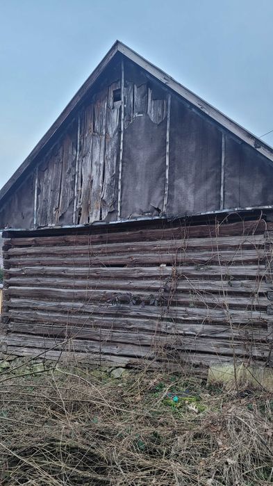 Stary drewniany dom do rozbiórki