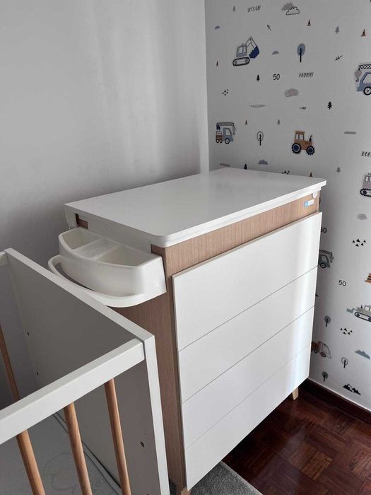 Conjunto Completo ZY Baby – Cama 3 em 1 + Colchão + Cómoda com Banheira