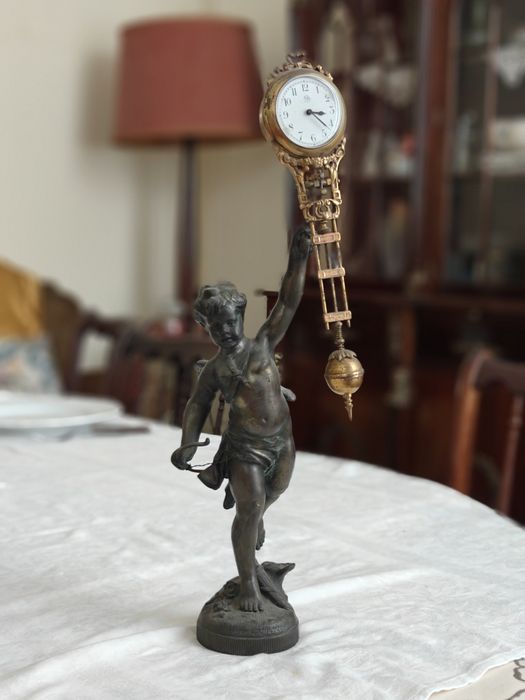 Relógio misterioso Junghans, estilo “Cupido”.