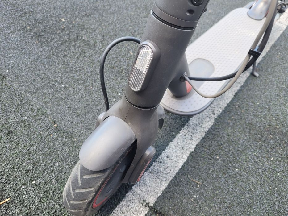 Продам самокат Xiaomi Mi Electric Scooter 1S