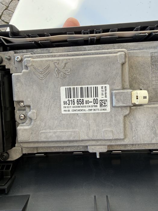 Peuegot Expert display