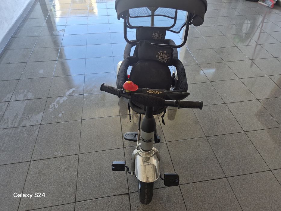 Triciclo de gemeos