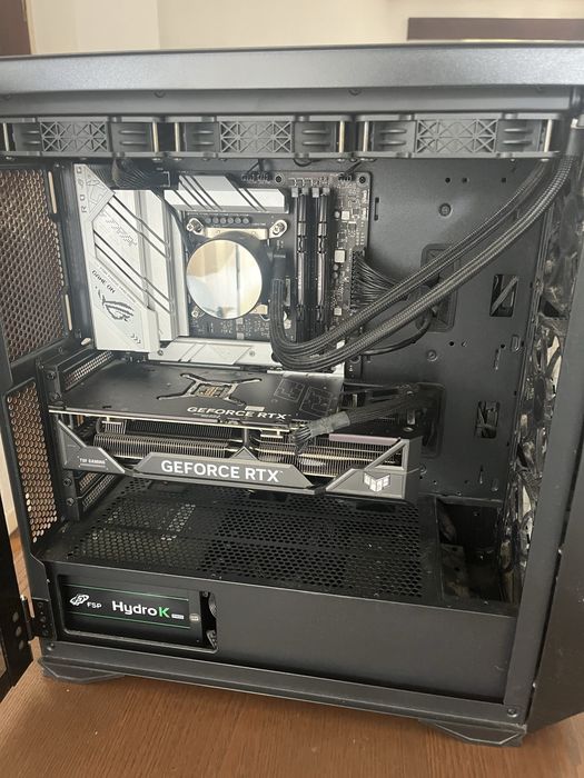 Gaming Tower/Computer474513983763927040