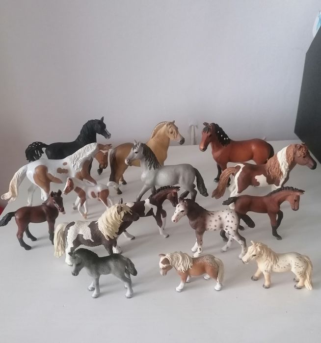 Schleich modele koni