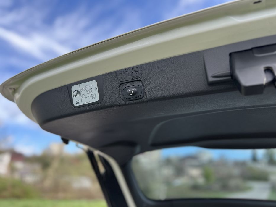 Ford C-max sel hybrid