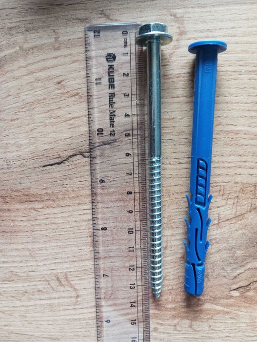 Навісна полиця дуже масивна, товстий металл