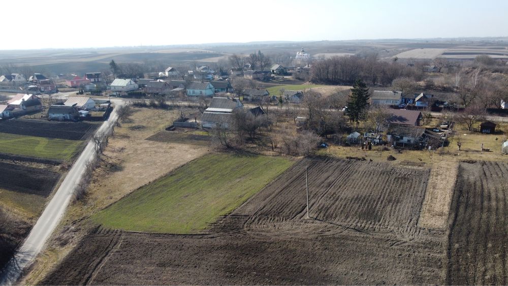 Ділянка  під будівництво з комунікаціями , погрібом та гаражем(!)