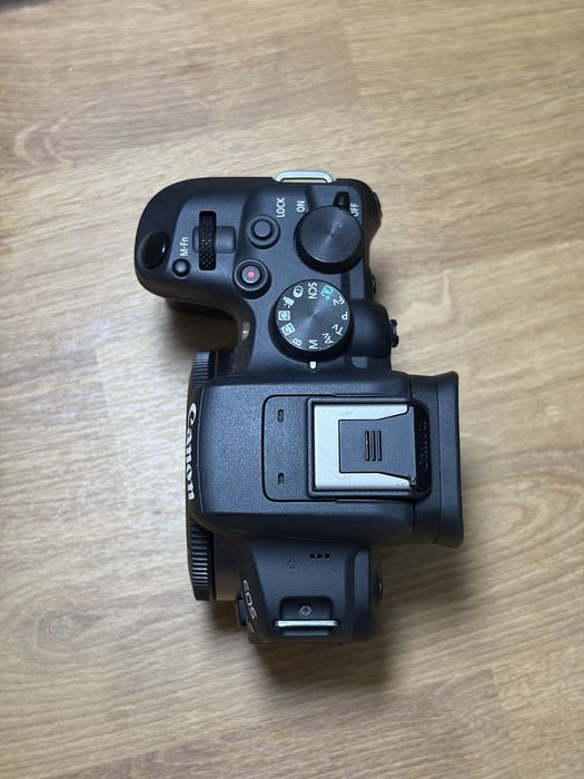Vendo canon r10 (corpo)