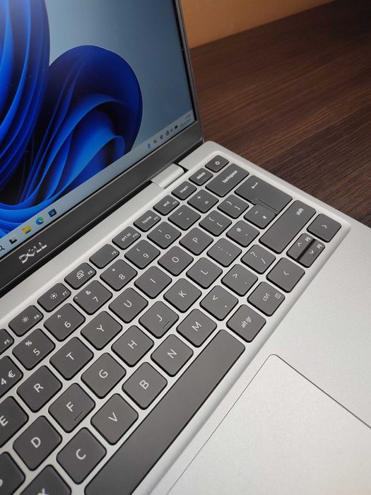 MINI LAPTOP | Dell Latitude 3320 | i7-1165G7 | 13,3" FHD | Win11