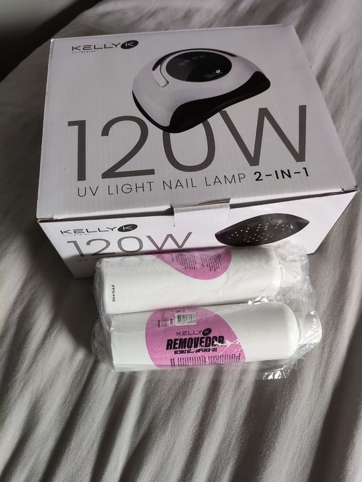 Kelly K gel unhas