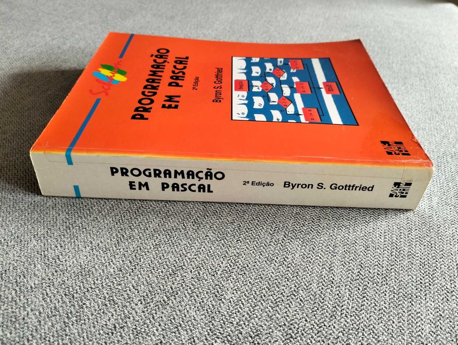 Livro "Programação em Pascal" de Byron S. Gottfried