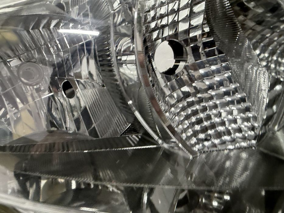 Lampa Prawy Przód Toyota Yaris III 11-14r.