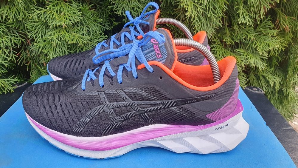 Кросівки asics gel novablast