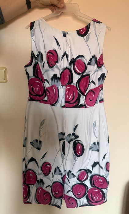 Sukienka różowa biała elegancka