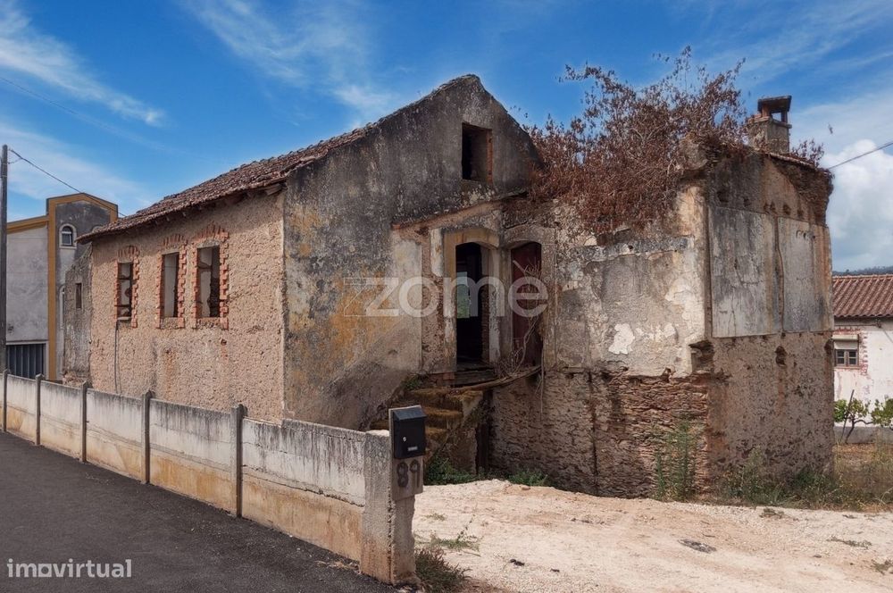 Moradia Moinhos – Miranda do Corvo | Reabilitação — Miranda do Corvo, Coimbra