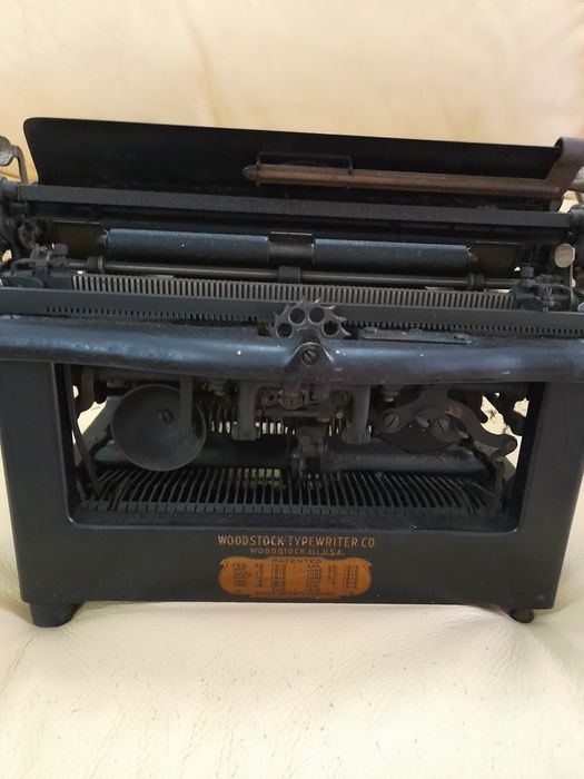 Máquina de escrever woodstock USA