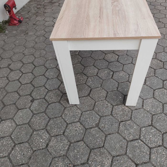 Mesa de cozinha praticamente nova