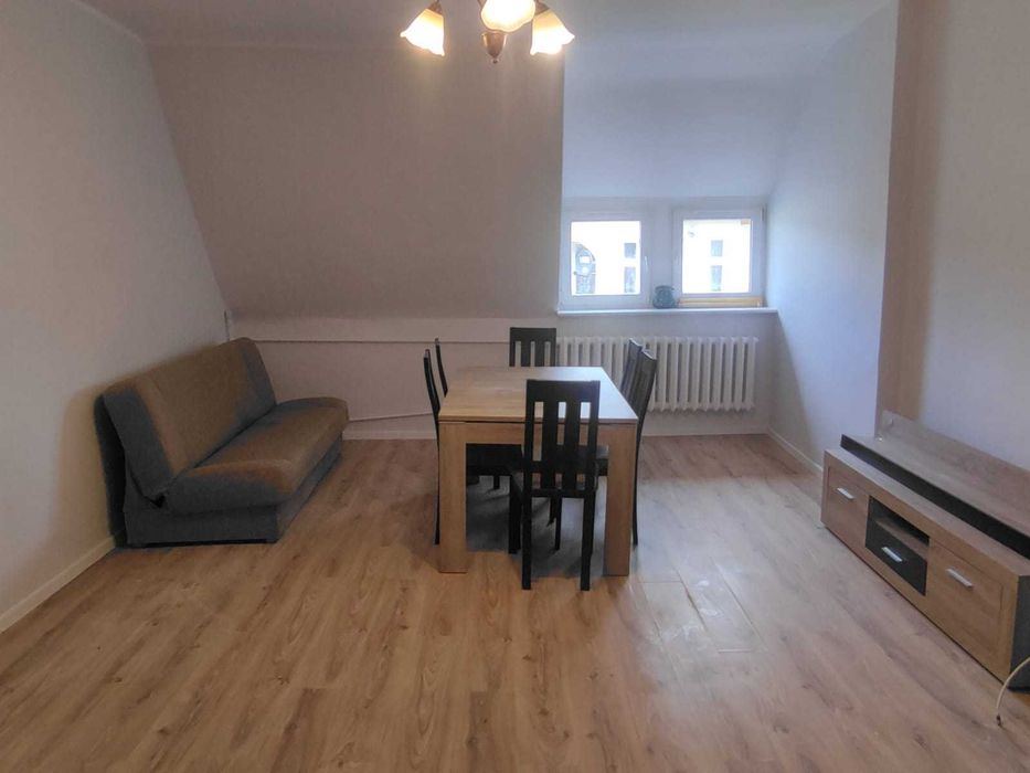 Wynajem okazjonalny- Mieszkanie w centrum Piły 3 duże pokoje, osobna kuchania, 69m2, dostępne od zaraz