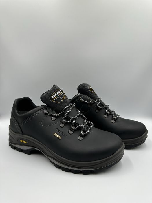 Оригінальні термо кросівки Grisport, нові, чорного кольору