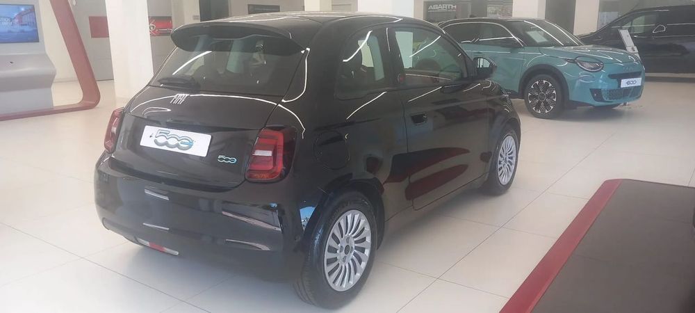 Fiat 500e (RED)530758325418731523