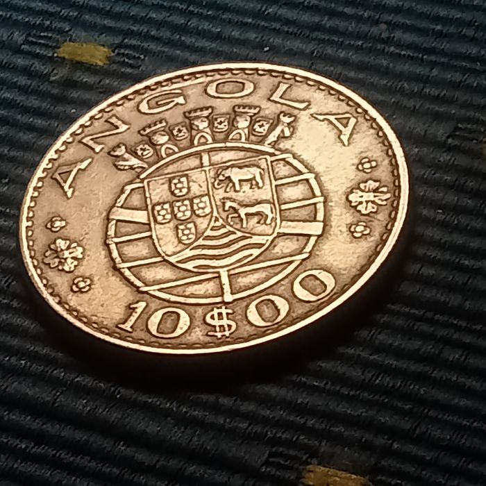 moeda 10.00 Angola 1969