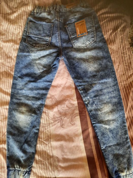 Джинсы джогеры на мальчика. Новые.