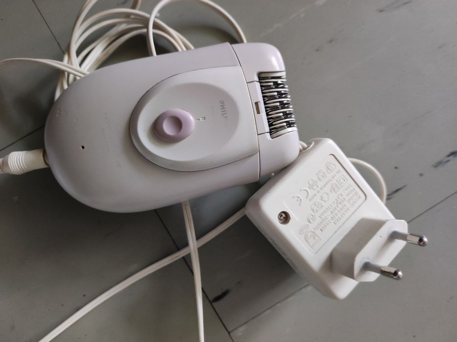 Ładowarkę do golarki Philips sprzedam