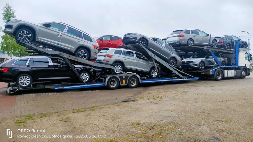 Autotransporter Scania Lohr Eurotale z  mocną fabryczną wciągarką hydr