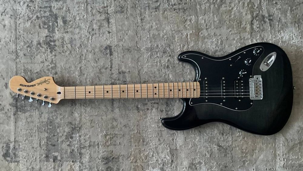 Gitarę Fender Squier Affinity Strat