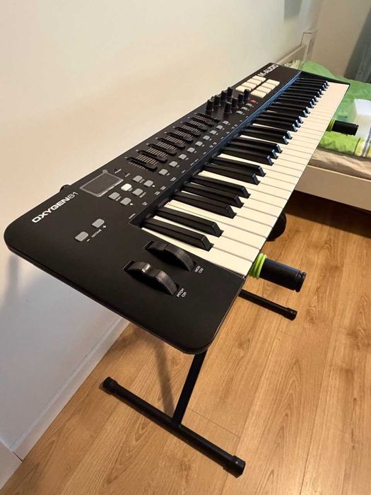 M-Audio Oxygen 61 - kontroler MIDI USB 61 klawiszy + statyw