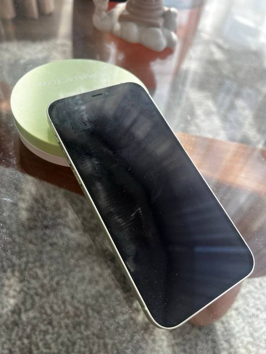Iphone 12 в хорошому стані