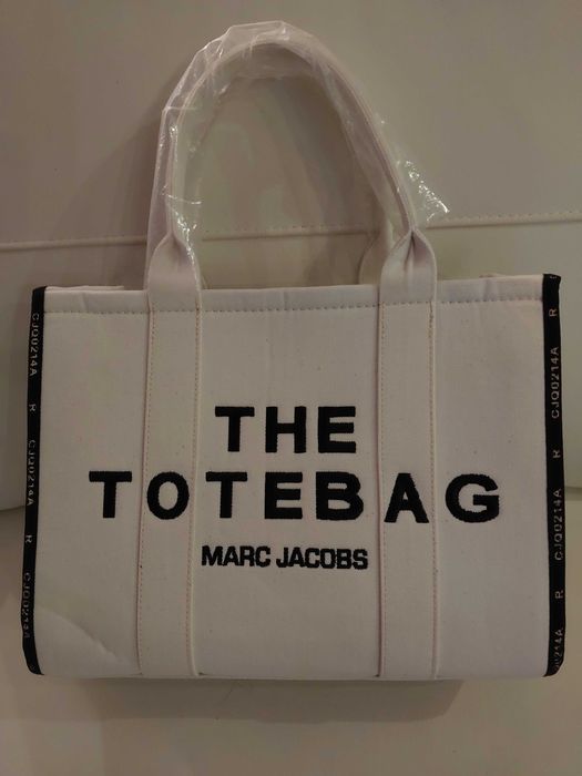 torebka elegancka nowa  Marc Jacobs + pasek na ramię