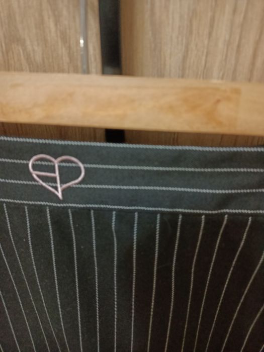 Czarna spódniczka w biały prążek H&M