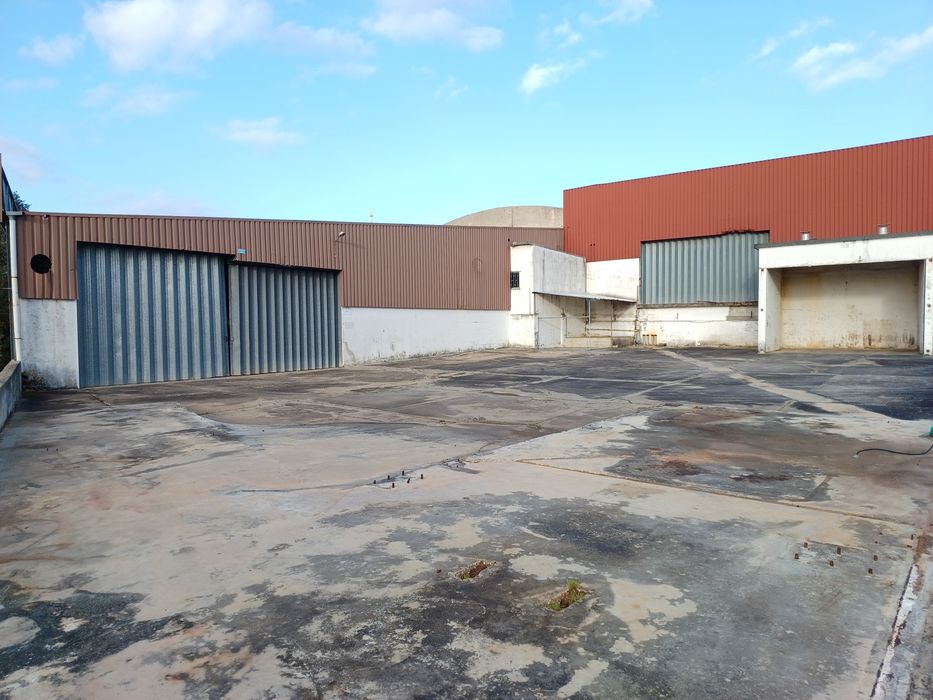 Armazém vilar dos prazeres- 5250m2 cobertos + 3134m2 logradouro