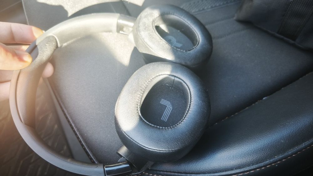 JBL 770 NC novos