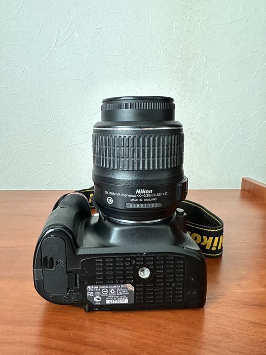 Фотоапарат Nikon d5200 з обʼєктивом 18-55mm