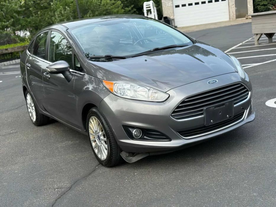 Ford Fiesta Titanium      2014