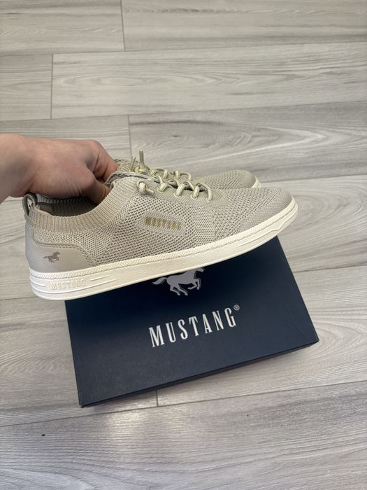 Кросовки mustang мустанг нові