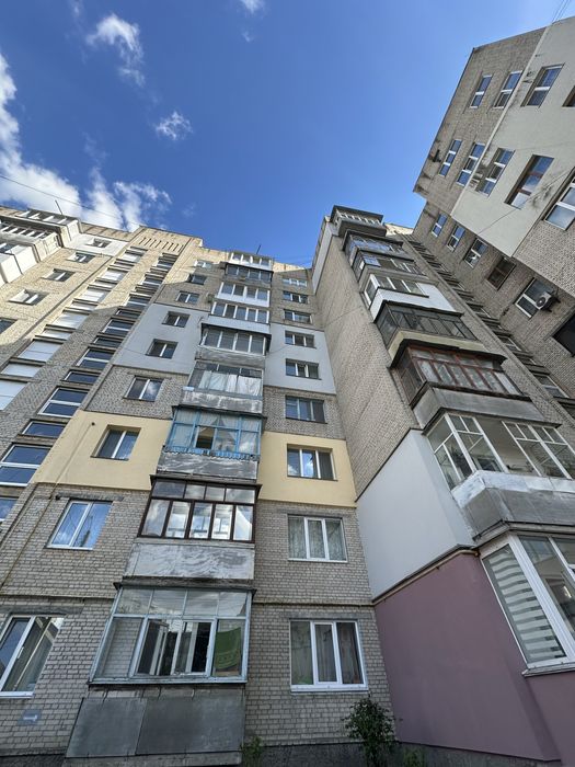 Продаж 4 кімнатної квартири ближня Київська