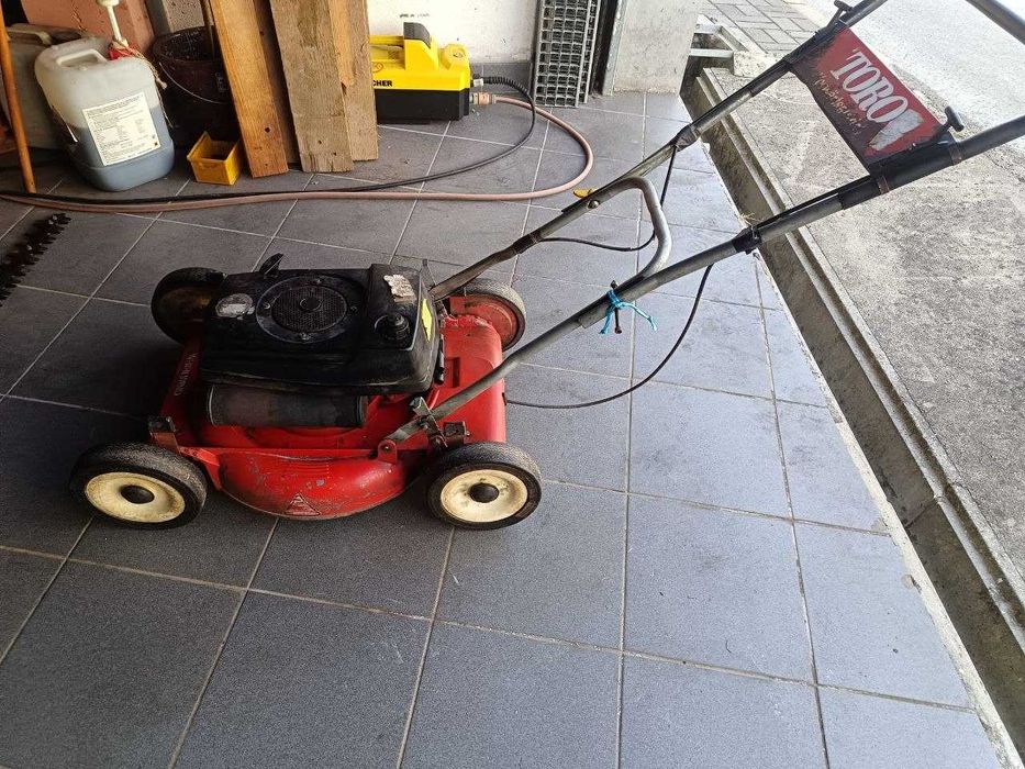 Corta-relva TORO Whirlwind 45 (para peças ou reparação)