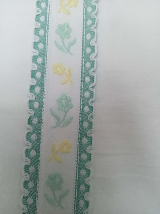 2 lençoís com 2,23 x 1,43 m