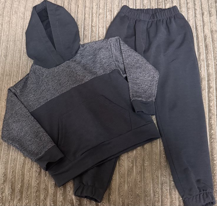 Спортивний костюм на хлопчика 110р